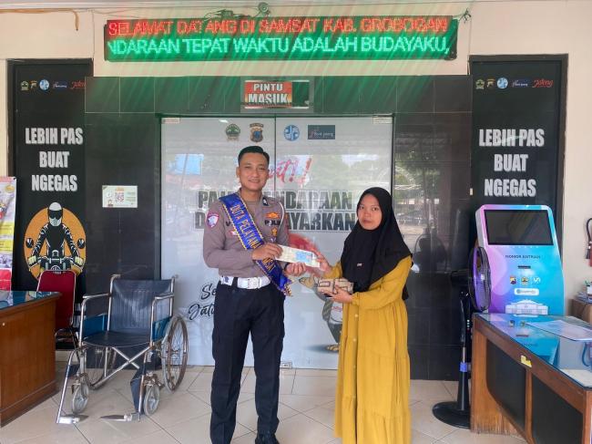 Polantas Menyapa Samsat Purwodadi: Melayani Sepenuh Hati dengan Pelayanan Prima